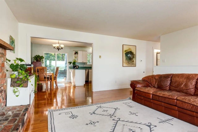 4 of 37 - 913 Spring Pl, Nanaimo, BC