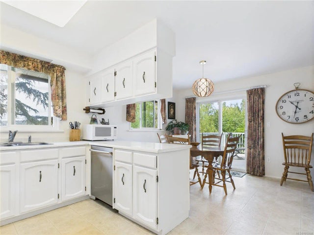 3 of 52 - 1920 Mills Rd, North Saanich, BC