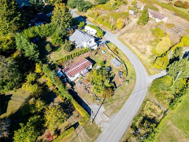 1 of 38 - 5010 Grouhel Rd, Ladysmith, BC