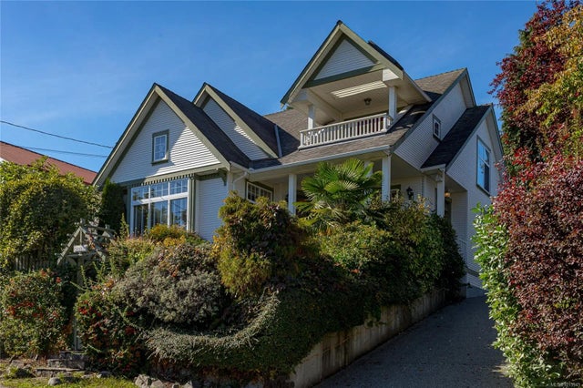 2 of 34 - 9932 Willow St, Chemainus, BC