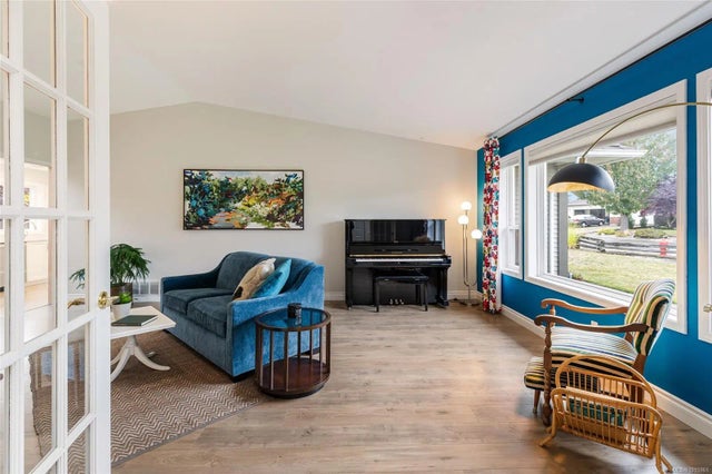 2 of 36 - 704 Foxtail Ave, Parksville, BC