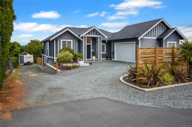 1 of 70 - 2580 Holyrood Dr, Nanaimo, BC