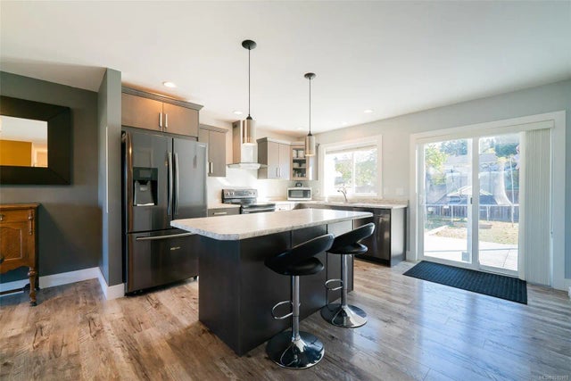 2 of 42 - 2174 Village Dr, Nanaimo, BC