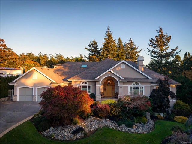 5 of 50 - 3721 Arbutus Ridge, Saanich, BC