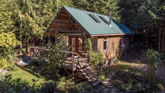 1 of 51 - 584 Sabre Rd, Sayward, BC