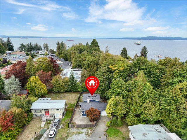1 of 40 - 3023 Holly St, Chemainus, BC