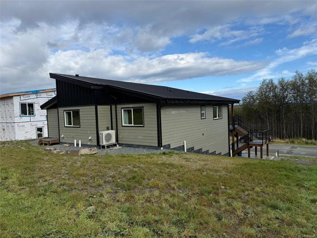 2 of 27 - 2087 Pioneer Hill Dr, Port McNeill, BC