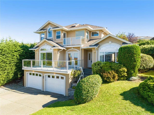 1 of 51 - 6440 Zante Pl, Nanaimo, BC