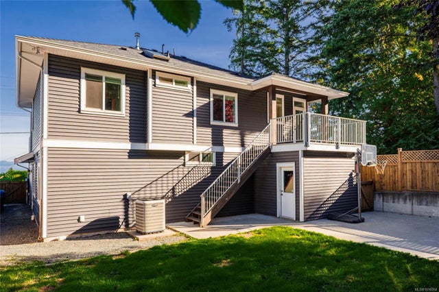 4 of 46 - 5791 Vanderneuk Rd, Nanaimo, BC
