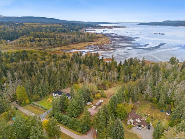 4 of 37 - 372 Bates Dr, Fanny Bay, BC