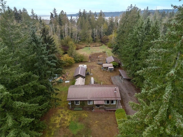 5 of 37 - 372 Bates Dr, Fanny Bay, BC