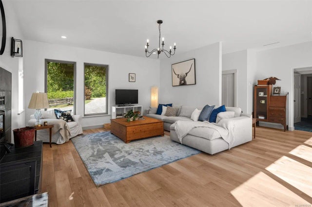 4 of 61 - 3700 Hankins Rd, Duncan, BC