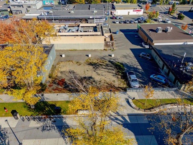 2 of 19 - Lot 34 Memorial Ave, Parksville, BC