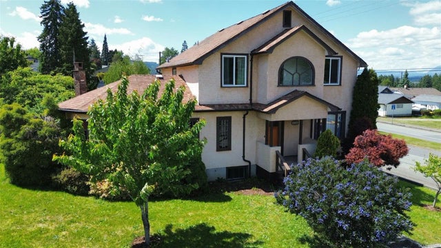 1 of 42 - 3084 11th Ave, Port Alberni, BC