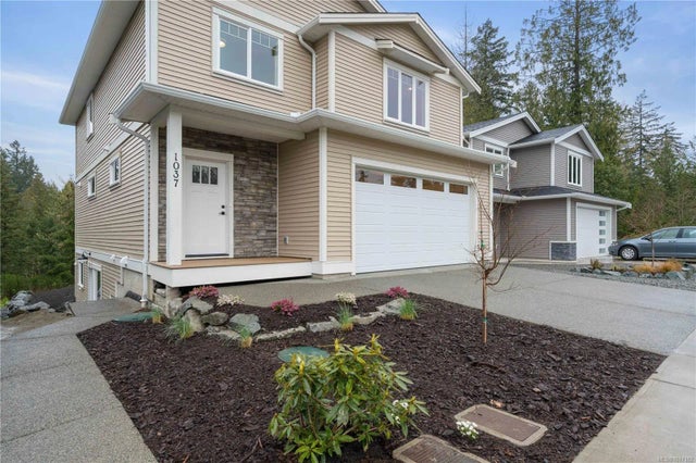 1 of 43 - 1037 Rozzano Pl, Ladysmith, BC