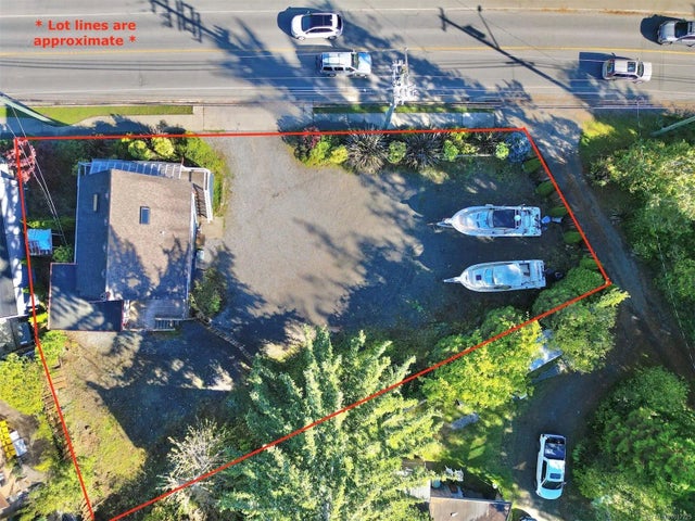2 of 19 - 561 Campbell St, Tofino, BC