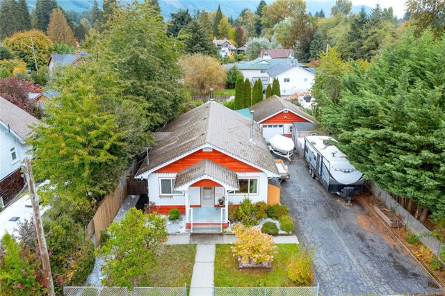 3 of 52 - 15 King George St N, Lake Cowichan, BC