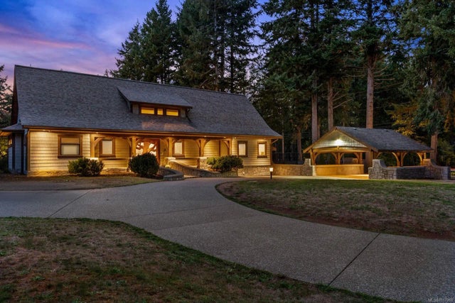 1 of 62 - 205 Mulholland Dr, Comox, BC