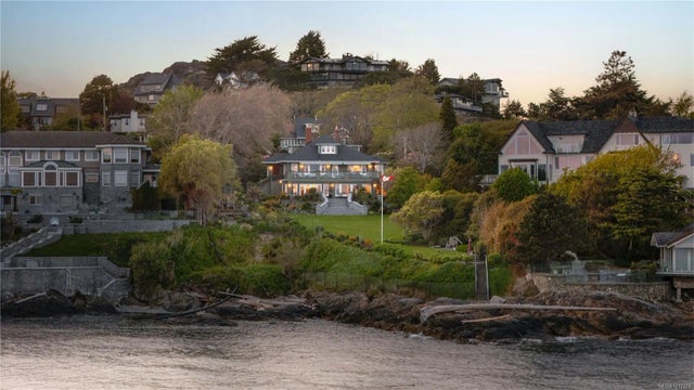 1 of 62 - 261 King George Terr, Oak Bay, BC