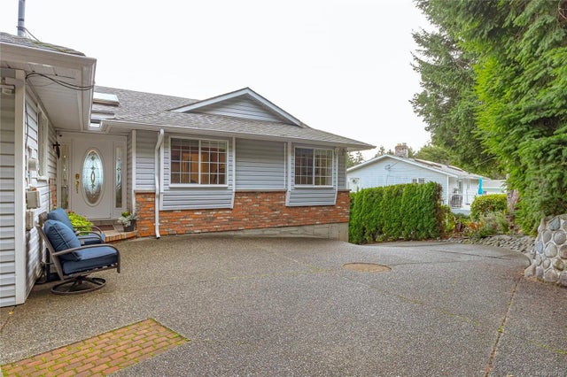 3 of 71 - 1089 College Dr, Nanaimo, BC