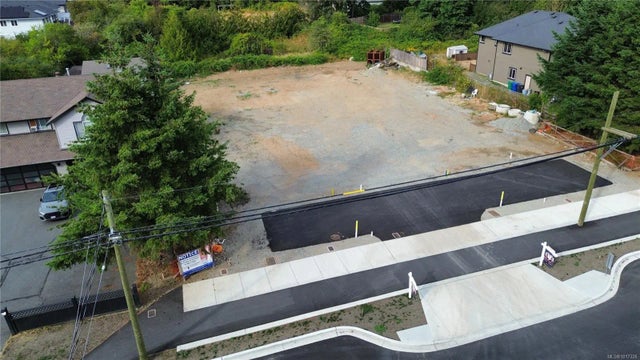 1 of 11 - (lt 3) 4205 Jingle Pot Rd, Nanaimo, BC