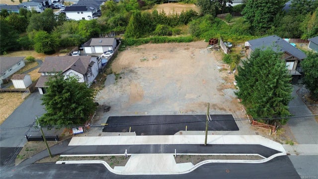 4 of 11 - (lt 3) 4205 Jingle Pot Rd, Nanaimo, BC