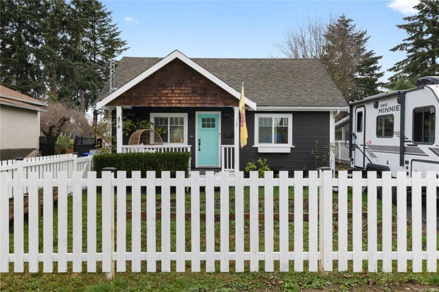 1 of 38 - 476 Howard Ave, Duncan, BC