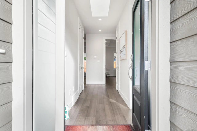 3 of 28 - 200 Acacia St, Parksville, BC