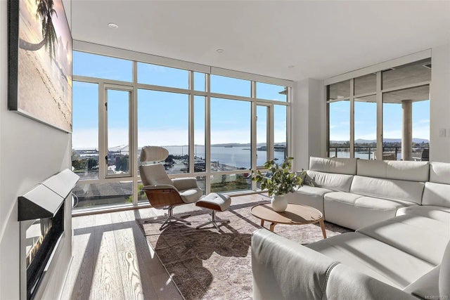 1 of 44 - 21 Dallas Rd 631, Victoria, BC