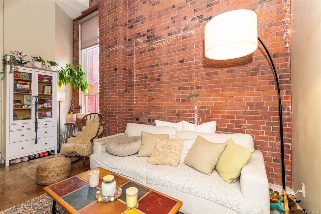 524 Yates St 212, Victoria