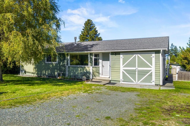 1 of 38 - 195 Moss Ave, Parksville, BC