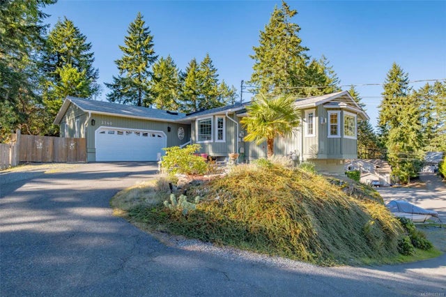 1 of 42 - 3740 Elworthy Pl, Nanaimo, BC