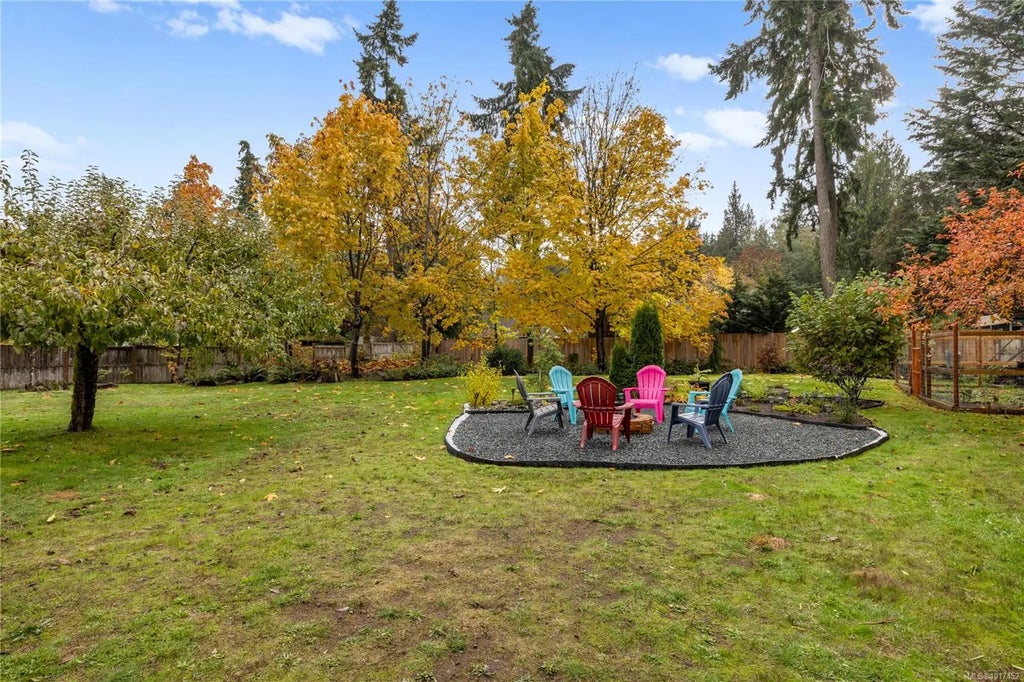 2920 Marshall Rd, Qualicum Beach