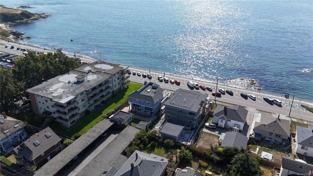 1 of 38 - 338 Dallas Rd 2, Victoria, BC