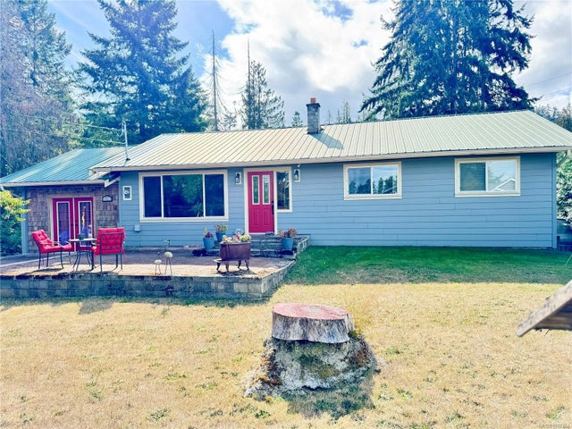 1 of 31 - 1037 Tranfield Rd, Errington, BC