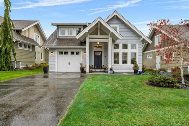 1 of 49 - 5251 Island Hwy W 42, Qualicum Beach, BC