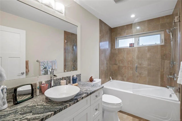 5 of 49 - 5251 Island Hwy W 42, Qualicum Beach, BC