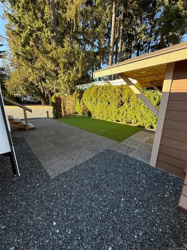 4 of 26 - 6050 Island Hwy 44, Qualicum Beach, BC