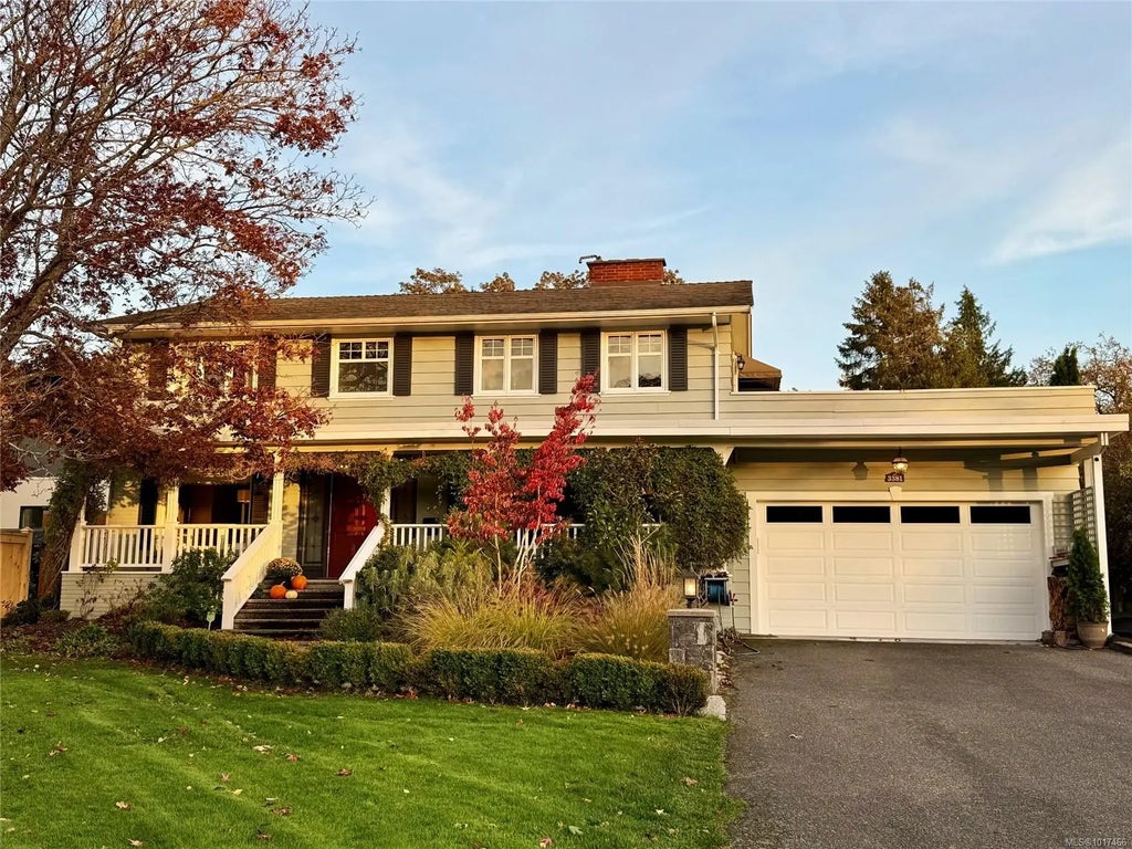 3381 Woodburn Ave, Oak Bay