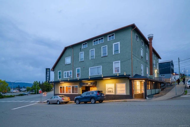 2 of 49 - 3203 Kingsway Ave, Port Alberni, BC
