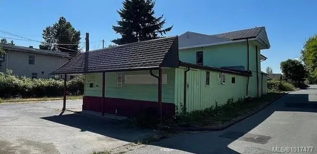 1 of 1 - 880 Hecate St, Nanaimo, BC