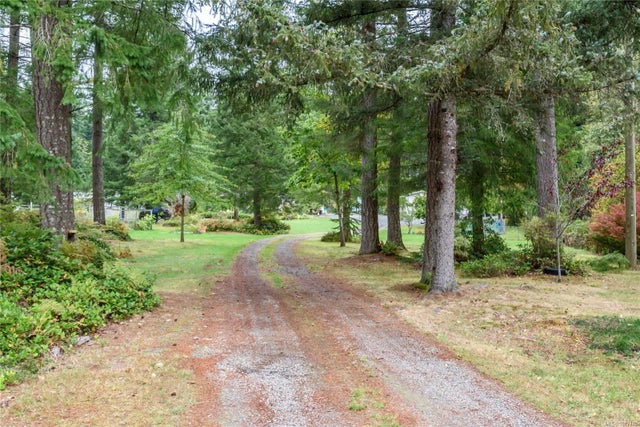 1 of 81 - 2826 Bruce Rd A/b, Black Creek, BC