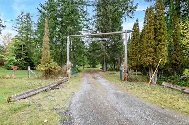 2 of 81 - 2826 Bruce Rd A/b, Black Creek, BC