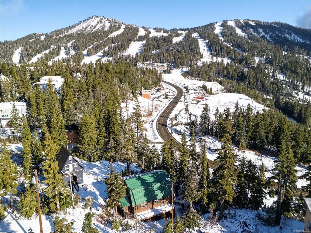 706 Glacier View Close, Courtenay