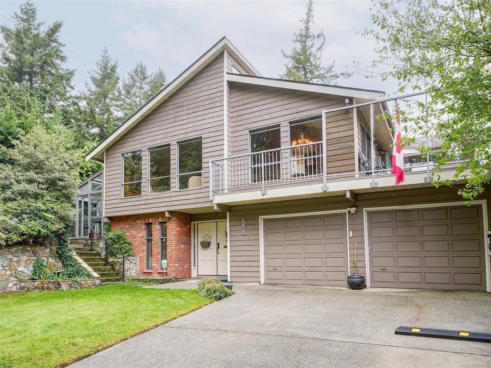 MLS #1017500 for Sale at 3198 Ilona Pl, in the city of Colwood, V9B 5C8