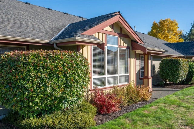 1 of 26 - 261 Mills St 703, Parksville, BC
