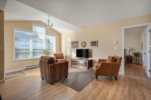 4 of 26 - 261 Mills St 703, Parksville, BC