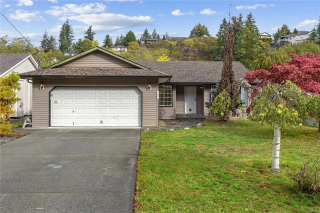1 of 33 - 5726 Brookwood Dr, Nanaimo, BC