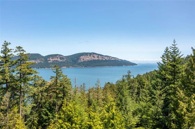 1 of 26 - 9825 Canal Rd, Pender Island, BC