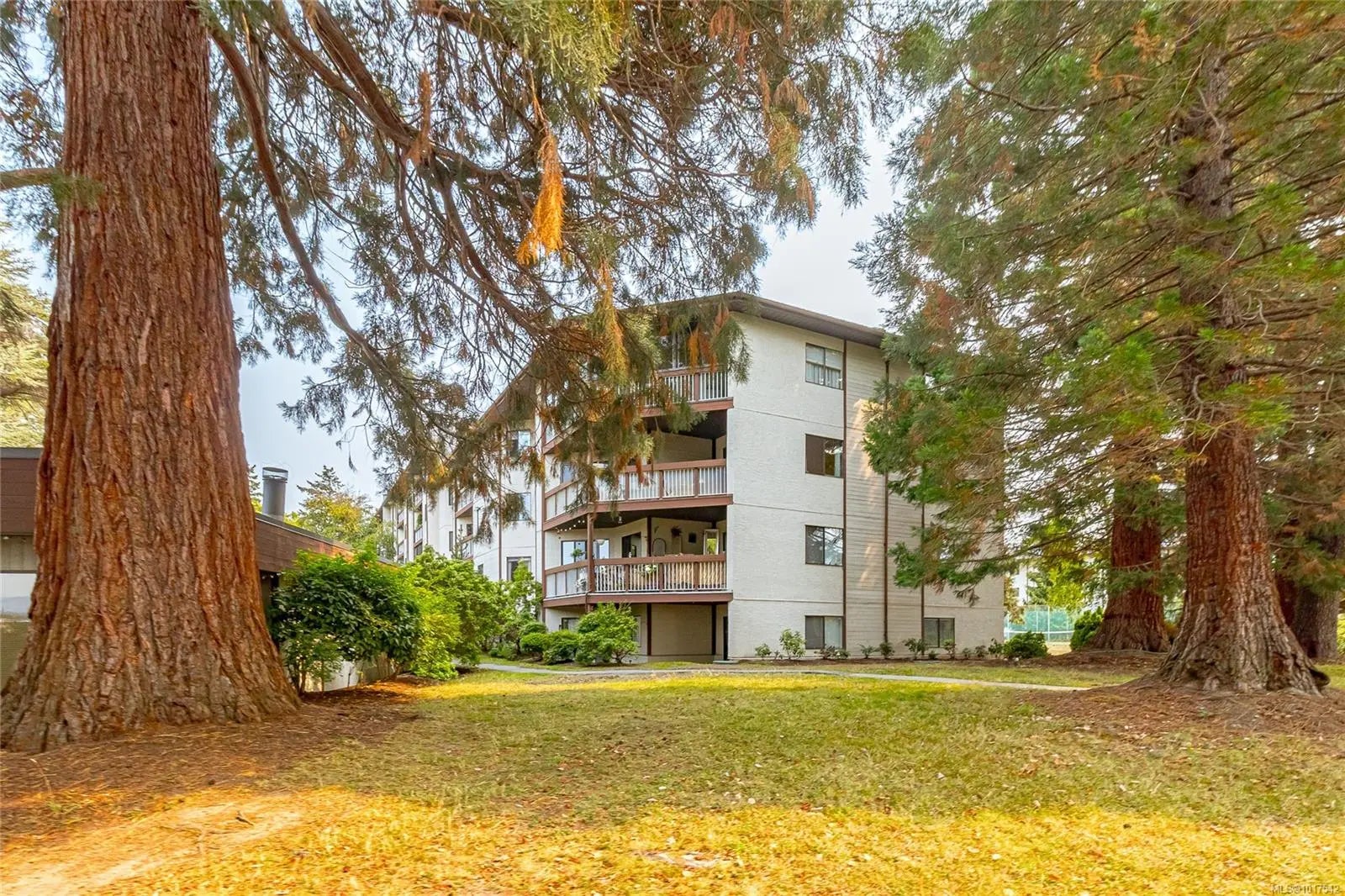 Residential Real Estate for Sale at 75 Gorge Rd W 512 in the city of Saanich by MLS #1017542